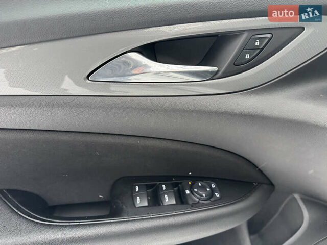 Сірий Опель Інсігнія, об'ємом двигуна 1.6 л та пробігом 233 тис. км за 14900 $, фото 14 на Automoto.ua