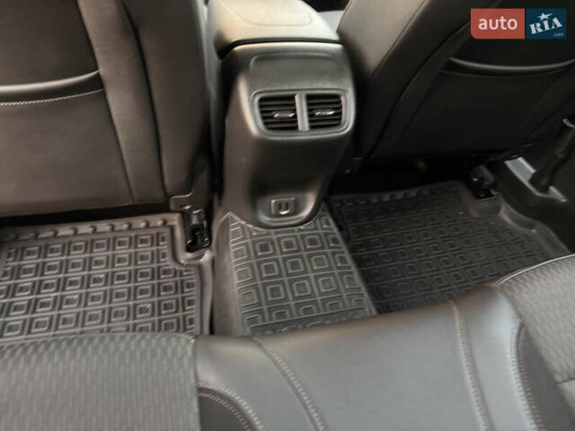 Серый Опель Инсигния, объемом двигателя 1.6 л и пробегом 169 тыс. км за 13900 $, фото 49 на Automoto.ua