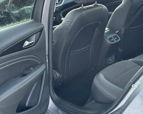 Серый Опель Инсигния, объемом двигателя 1.6 л и пробегом 177 тыс. км за 14000 $, фото 11 на Automoto.ua