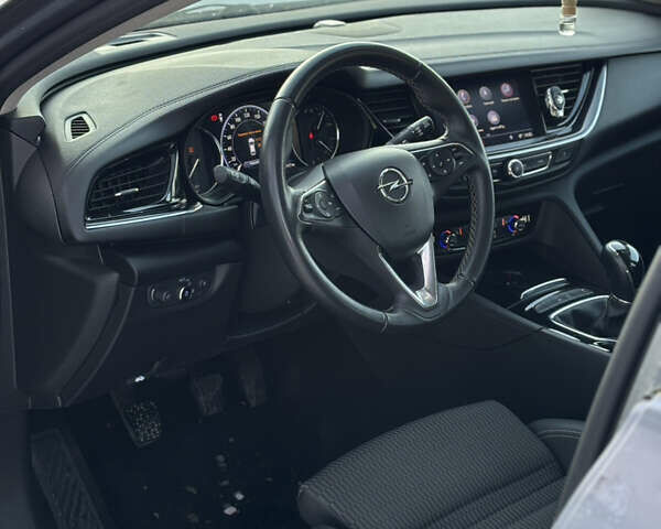 Серый Опель Инсигния, объемом двигателя 1.6 л и пробегом 177 тыс. км за 14000 $, фото 6 на Automoto.ua