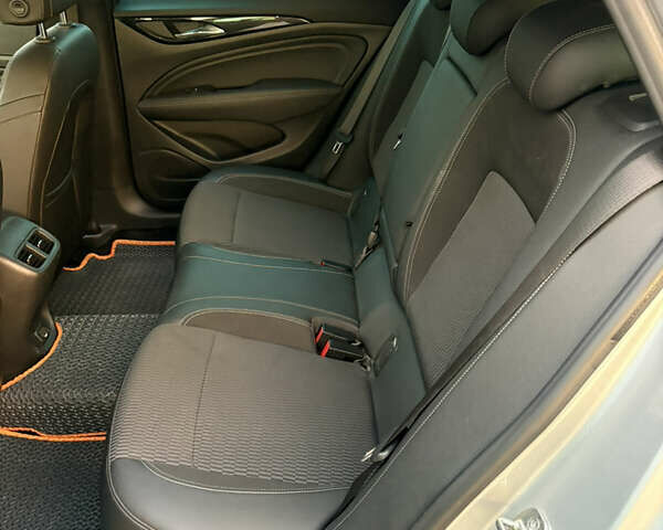 Серый Опель Инсигния, объемом двигателя 1.96 л и пробегом 210 тыс. км за 15250 $, фото 55 на Automoto.ua