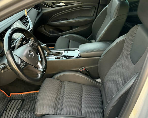 Серый Опель Инсигния, объемом двигателя 1.96 л и пробегом 210 тыс. км за 15250 $, фото 32 на Automoto.ua