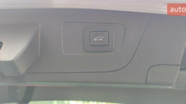 Серый Опель Инсигния, объемом двигателя 1.6 л и пробегом 186 тыс. км за 15000 $, фото 11 на Automoto.ua