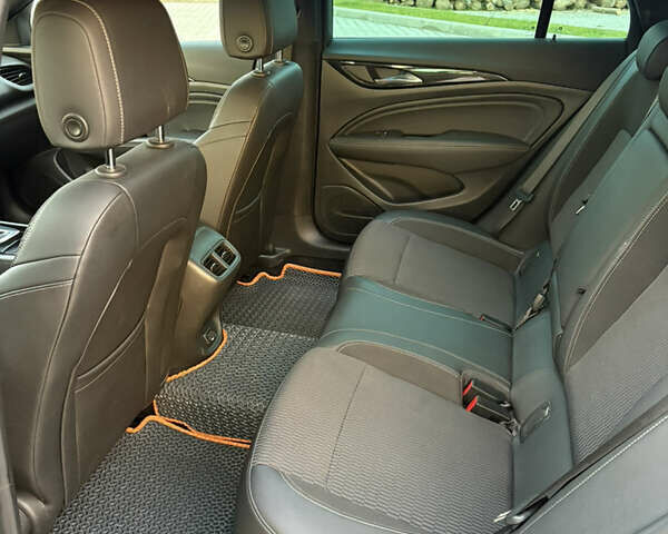 Серый Опель Инсигния, объемом двигателя 1.96 л и пробегом 210 тыс. км за 15250 $, фото 56 на Automoto.ua