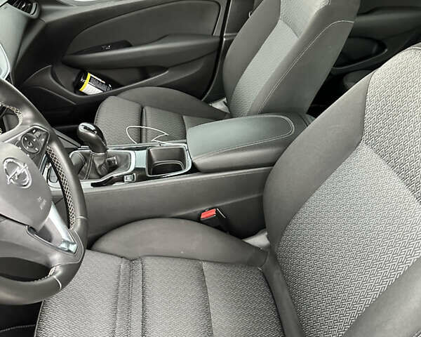 Серый Опель Инсигния, объемом двигателя 1.96 л и пробегом 160 тыс. км за 12779 $, фото 6 на Automoto.ua