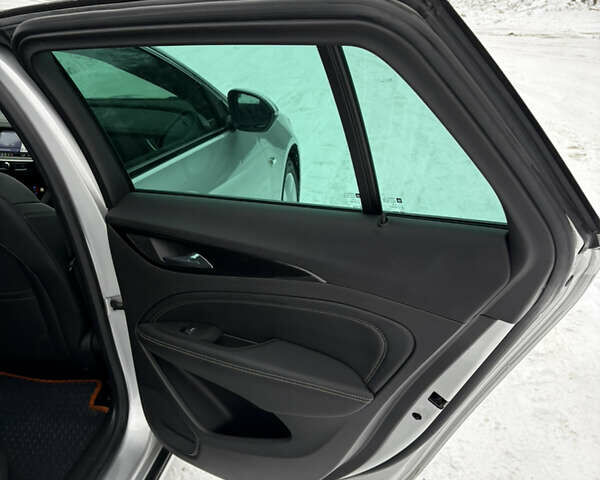 Сірий Опель Інсігнія, об'ємом двигуна 1.96 л та пробігом 218 тис. км за 14999 $, фото 48 на Automoto.ua