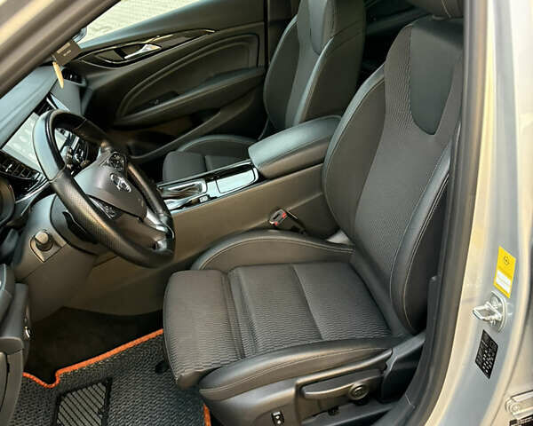 Серый Опель Инсигния, объемом двигателя 1.96 л и пробегом 210 тыс. км за 15250 $, фото 31 на Automoto.ua