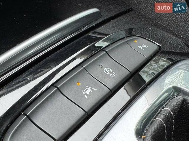 Серый Опель Инсигния, объемом двигателя 1.6 л и пробегом 250 тыс. км за 12700 $, фото 16 на Automoto.ua