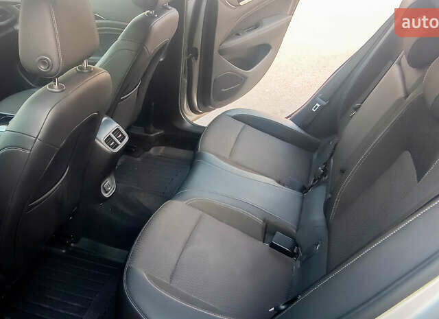 Серый Опель Инсигния, объемом двигателя 1.6 л и пробегом 186 тыс. км за 15000 $, фото 5 на Automoto.ua