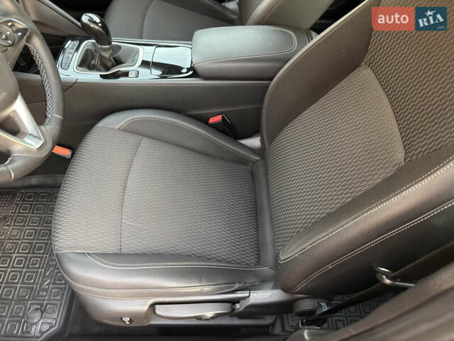 Серый Опель Инсигния, объемом двигателя 1.6 л и пробегом 169 тыс. км за 13900 $, фото 45 на Automoto.ua