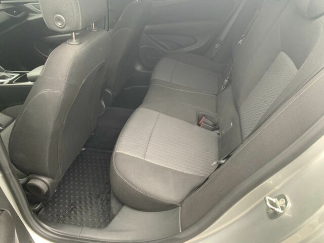 Сірий Опель Інсігнія, об'ємом двигуна 2 л та пробігом 212 тис. км за 14200 $, фото 11 на Automoto.ua