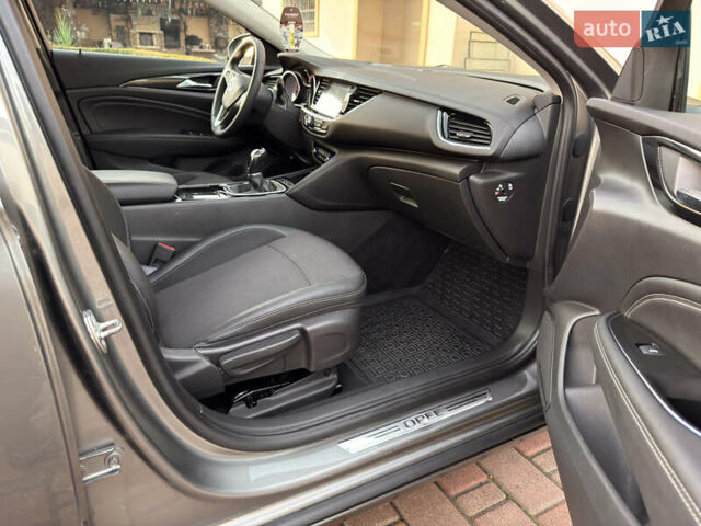 Серый Опель Инсигния, объемом двигателя 1.6 л и пробегом 169 тыс. км за 13900 $, фото 57 на Automoto.ua