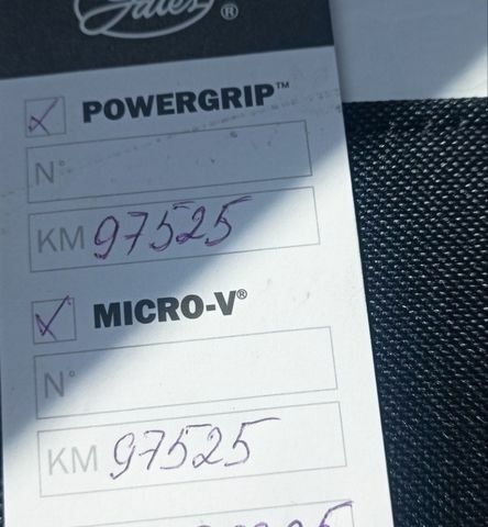 Сірий Опель Інсігнія, об'ємом двигуна 1.96 л та пробігом 100 тис. км за 18600 $, фото 6 на Automoto.ua