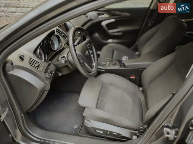 Серый Опель Инсигния, объемом двигателя 2 л и пробегом 326 тыс. км за 7000 $, фото 8 на Automoto.ua