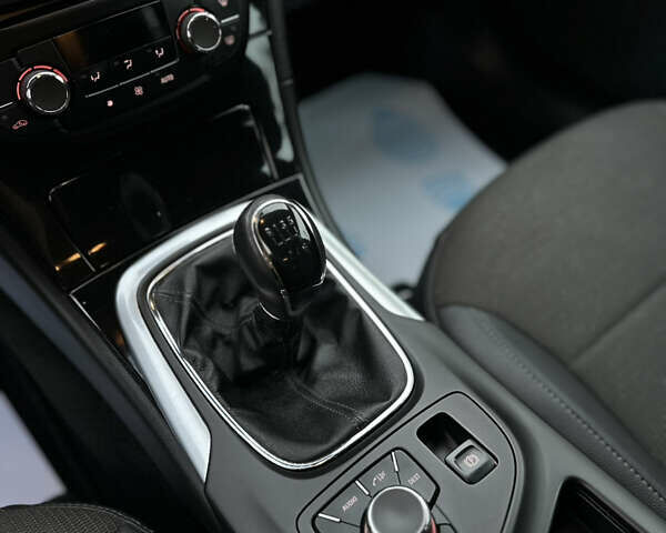 Серый Опель Инсигния, объемом двигателя 1.8 л и пробегом 234 тыс. км за 7500 $, фото 19 на Automoto.ua