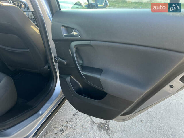 Серый Опель Инсигния, объемом двигателя 1.8 л и пробегом 188 тыс. км за 7200 $, фото 22 на Automoto.ua