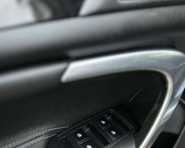 Серый Опель Инсигния, объемом двигателя 1.8 л и пробегом 234 тыс. км за 7500 $, фото 13 на Automoto.ua