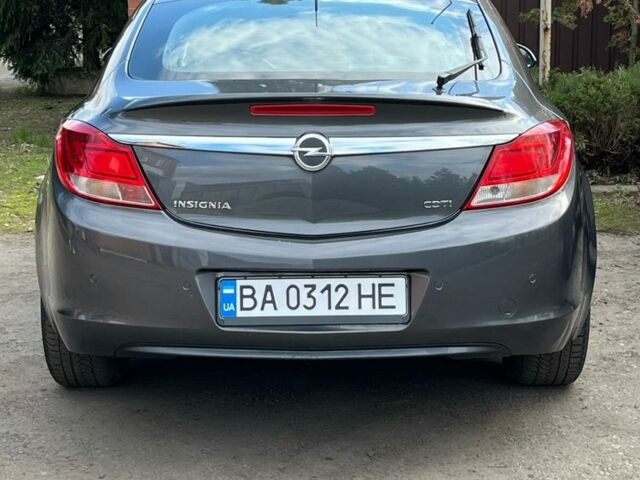 Серый Опель Инсигния, объемом двигателя 2 л и пробегом 262 тыс. км за 5800 $, фото 1 на Automoto.ua