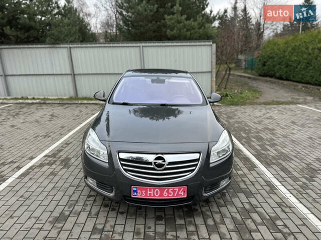 Серый Опель Инсигния, объемом двигателя 1.8 л и пробегом 234 тыс. км за 7500 $, фото 1 на Automoto.ua