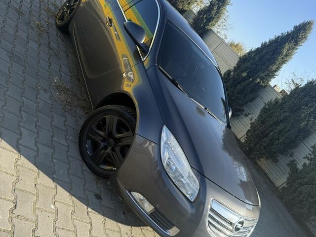 Серый Опель Инсигния, объемом двигателя 2 л и пробегом 263 тыс. км за 7300 $, фото 1 на Automoto.ua