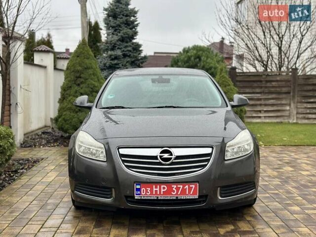 Серый Опель Инсигния, объемом двигателя 1.6 л и пробегом 122 тыс. км за 7999 $, фото 2 на Automoto.ua