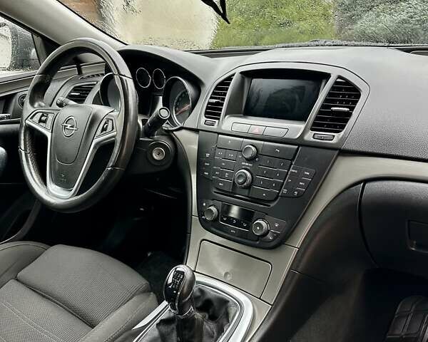 Серый Опель Инсигния, объемом двигателя 1.6 л и пробегом 122 тыс. км за 7999 $, фото 28 на Automoto.ua