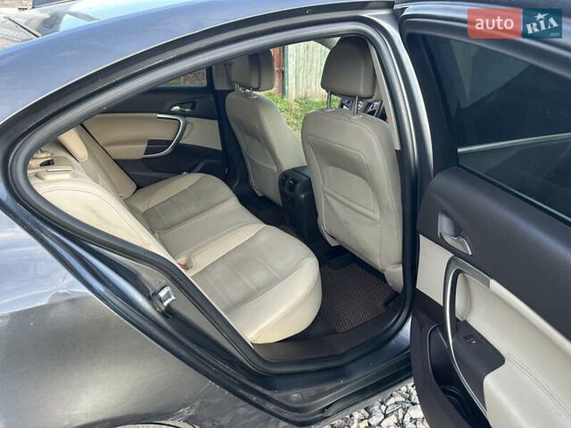 Серый Опель Инсигния, объемом двигателя 1.96 л и пробегом 277 тыс. км за 3300 $, фото 20 на Automoto.ua