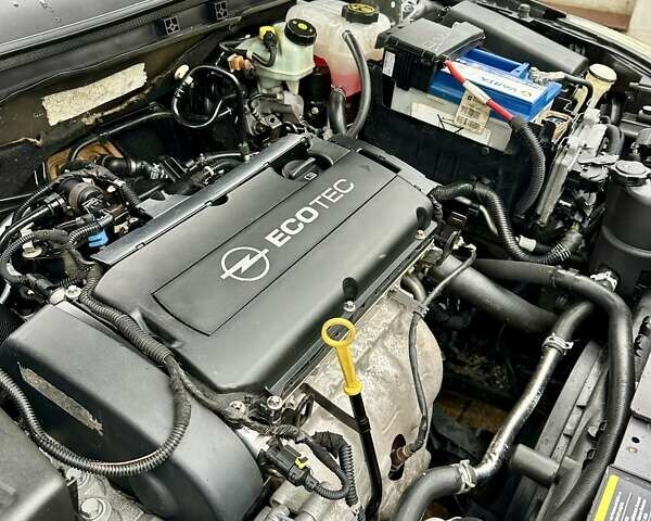 Серый Опель Инсигния, объемом двигателя 1.6 л и пробегом 122 тыс. км за 7999 $, фото 34 на Automoto.ua