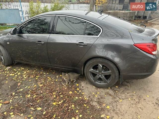 Серый Опель Инсигния, объемом двигателя 2 л и пробегом 246 тыс. км за 7500 $, фото 3 на Automoto.ua