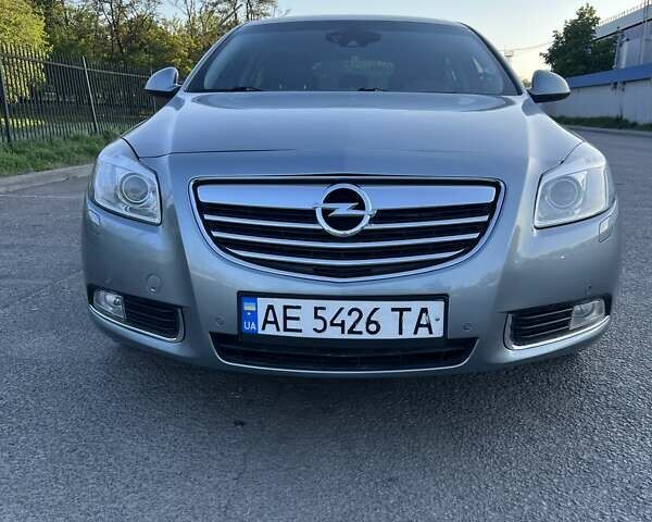 Сірий Опель Інсігнія, об'ємом двигуна 2 л та пробігом 390 тис. км за 7200 $, фото 1 на Automoto.ua
