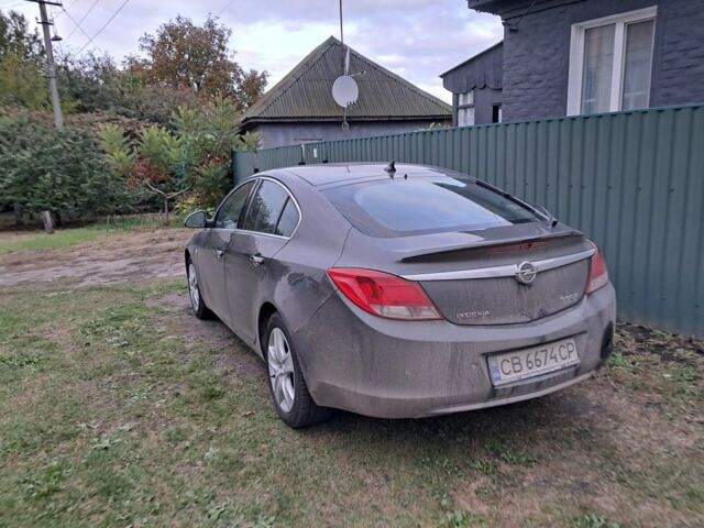 Опель Инсигния 2011 в Прилуках на Automoto.ua Серый Опель Инсигния, объемом двигателя 2 л и пробегом 300 тыс. км за 6300 $, фото 2 на Automoto.ua