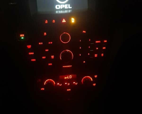 Опель Инсигния 2012 в Хусте на Automoto.ua Серый Опель Инсигния, объемом двигателя 1.96 л и пробегом 247 тыс. км за 7300 $, фото 16 на Automoto.ua