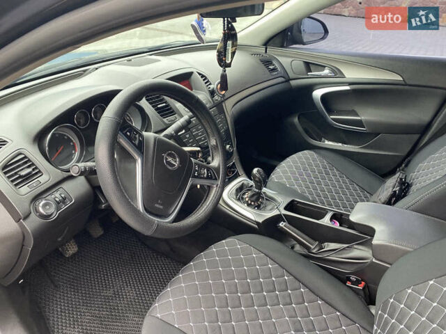 Серый Опель Инсигния, объемом двигателя 2 л и пробегом 275 тыс. км за 7200 $, фото 8 на Automoto.ua