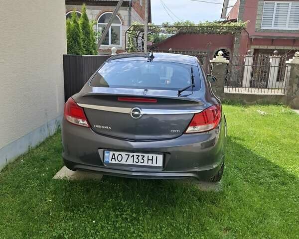 Опель Інсігнія 2012 у Тячеве на Automoto.ua Сірий Опель Інсігнія, об'ємом двигуна 1.96 л та пробігом 260 тис. км за 7400 $, фото 1 на Automoto.ua