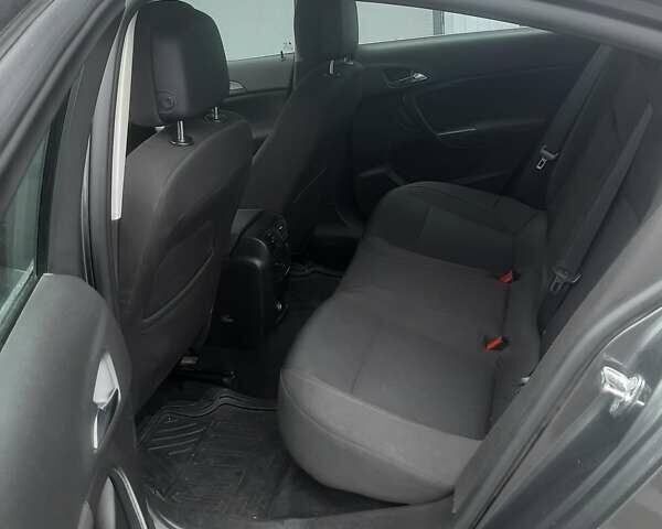 Опель Инсигния 2012 в Хусте на Automoto.ua Серый Опель Инсигния, объемом двигателя 1.96 л и пробегом 247 тыс. км за 7300 $, фото 17 на Automoto.ua