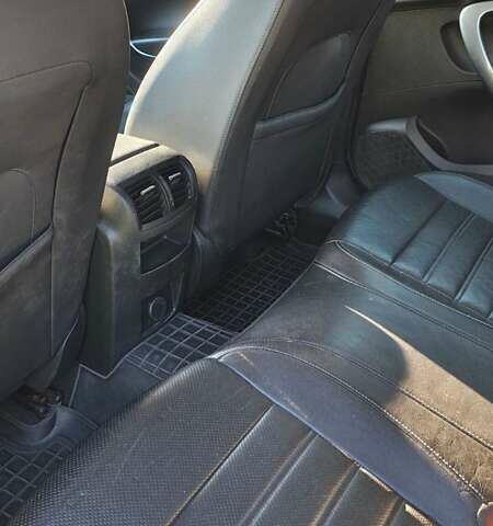 Сірий Опель Інсігнія, об'ємом двигуна 1.96 л та пробігом 300 тис. км за 7500 $, фото 10 на Automoto.ua