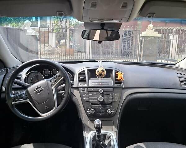 Опель Інсігнія 2012 у Тячеве на Automoto.ua Сірий Опель Інсігнія, об'ємом двигуна 1.96 л та пробігом 260 тис. км за 7400 $, фото 2 на Automoto.ua