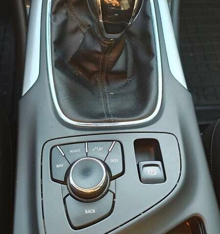 Сірий Опель Інсігнія, об'ємом двигуна 1.96 л та пробігом 300 тис. км за 7500 $, фото 16 на Automoto.ua