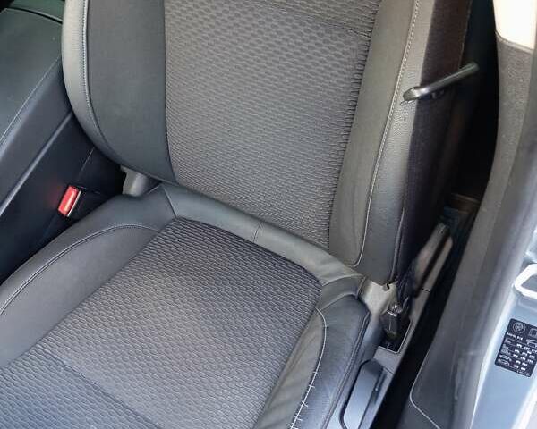 Серый Опель Инсигния, объемом двигателя 2 л и пробегом 234 тыс. км за 10000 $, фото 10 на Automoto.ua