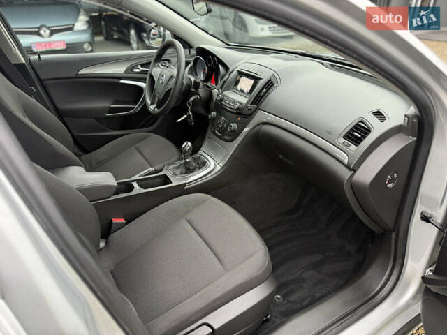 Серый Опель Инсигния, объемом двигателя 1.8 л и пробегом 194 тыс. км за 9999 $, фото 11 на Automoto.ua