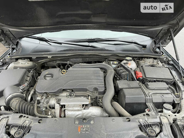 Серый Опель Инсигния, объемом двигателя 1.5 л и пробегом 78 тыс. км за 15900 $, фото 4 на Automoto.ua