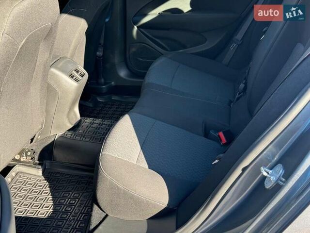 Серый Опель Инсигния, объемом двигателя 1.6 л и пробегом 138 тыс. км за 14990 $, фото 16 на Automoto.ua