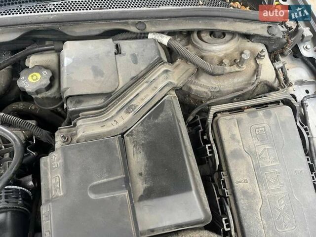 Сірий Опель Інсігнія, об'ємом двигуна 2 л та пробігом 114 тис. км за 22000 $, фото 26 на Automoto.ua