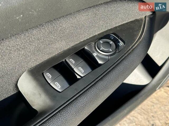 Серый Опель Инсигния, объемом двигателя 1.6 л и пробегом 138 тыс. км за 14990 $, фото 11 на Automoto.ua