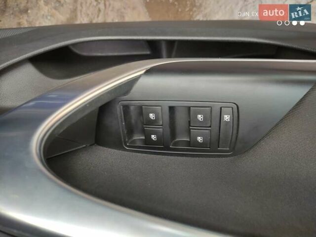 Синій Опель Інсігнія, об'ємом двигуна 1.6 л та пробігом 170 тис. км за 10999 $, фото 28 на Automoto.ua