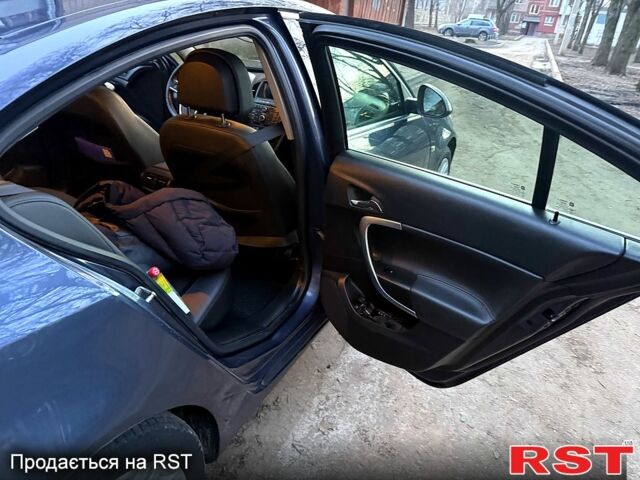 Синий Опель Инсигния, объемом двигателя 2 л и пробегом 350 тыс. км за 4000 $, фото 9 на Automoto.ua