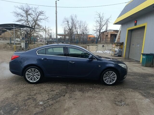 Синий Опель Инсигния, объемом двигателя 0 л и пробегом 333 тыс. км за 3900 $, фото 6 на Automoto.ua