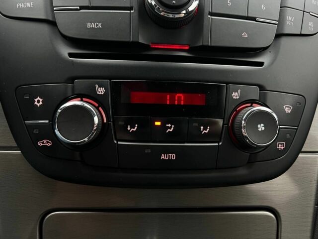 Опель Інсігнія 2009 у Кривому Розі на Automoto.ua Синій Опель Інсігнія, об'ємом двигуна 1.8 л та пробігом 202 тис. км за 8400 $, фото 13 на Automoto.ua