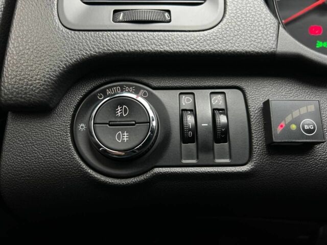 Опель Інсігнія 2009 у Кривому Розі на Automoto.ua Синій Опель Інсігнія, об'ємом двигуна 1.8 л та пробігом 202 тис. км за 8400 $, фото 15 на Automoto.ua