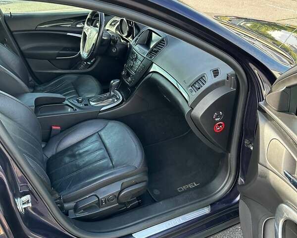 Синий Опель Инсигния, объемом двигателя 2 л и пробегом 170 тыс. км за 9300 $, фото 8 на Automoto.ua